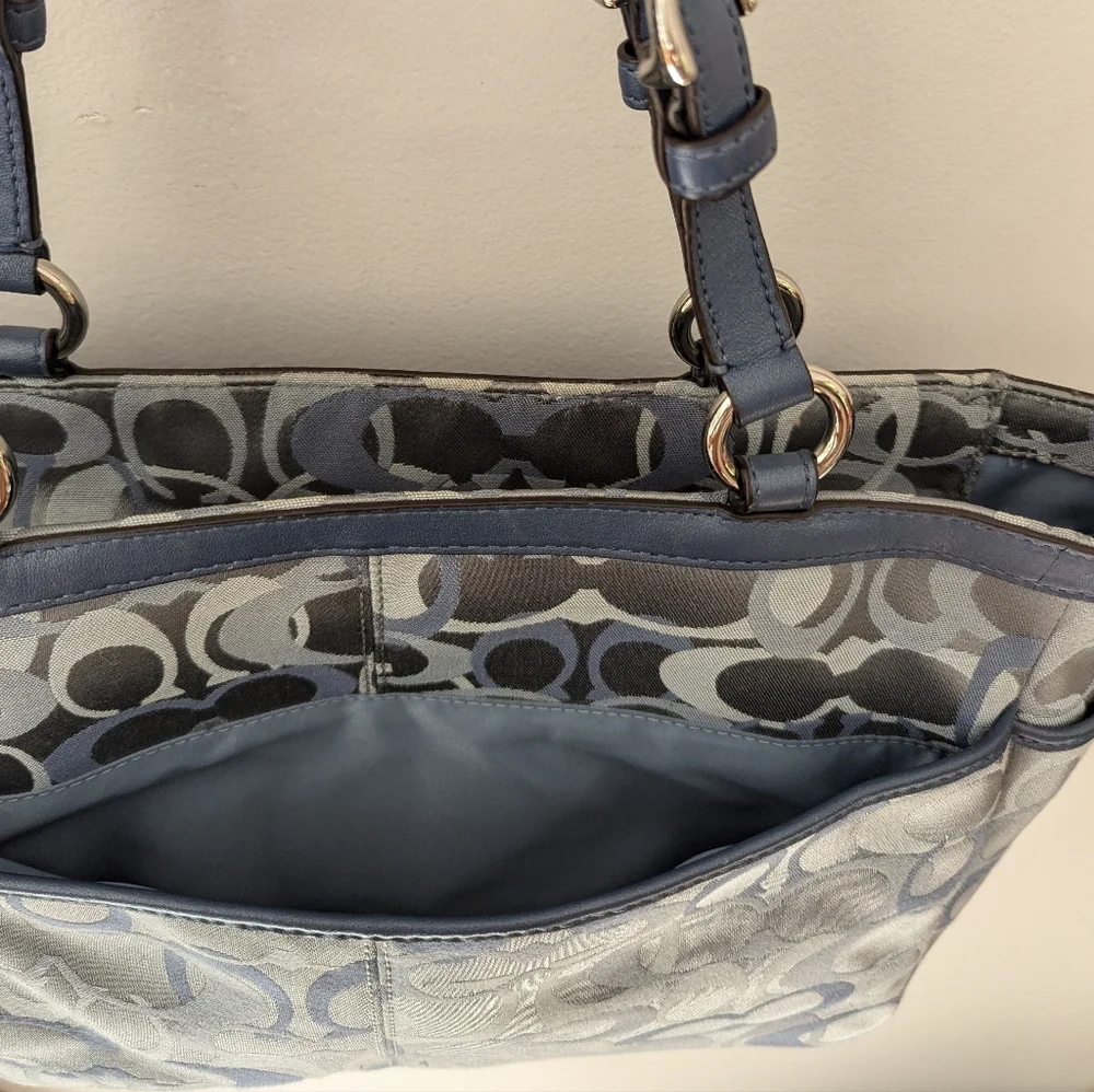 Coach purse - Picture 6 of 13